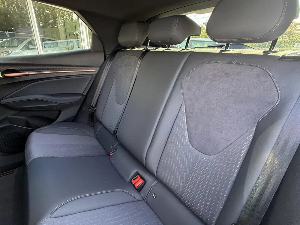 Cupra Raval Business First Edition 56 kWh Carplay uit 2026, foto 11