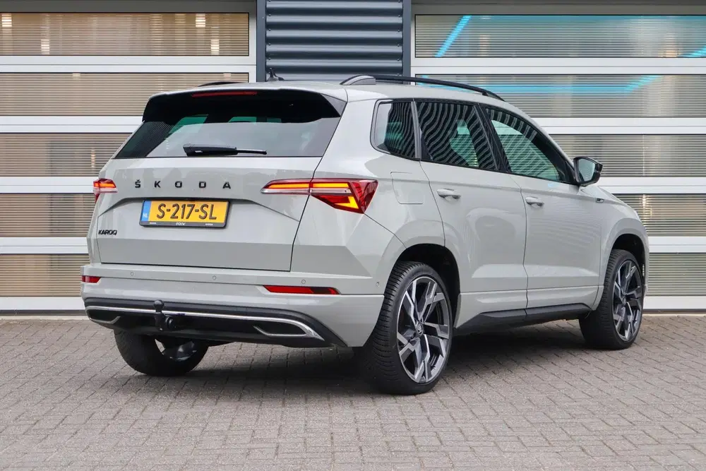 Skoda Karoq 1.5 TSI 150pk DSG ACT Sportline Business uit 2023, foto 2