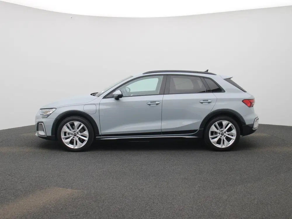 Audi A3 40 TFSI e Advanced edition 204 PK l Adapti uit 2025, foto 4