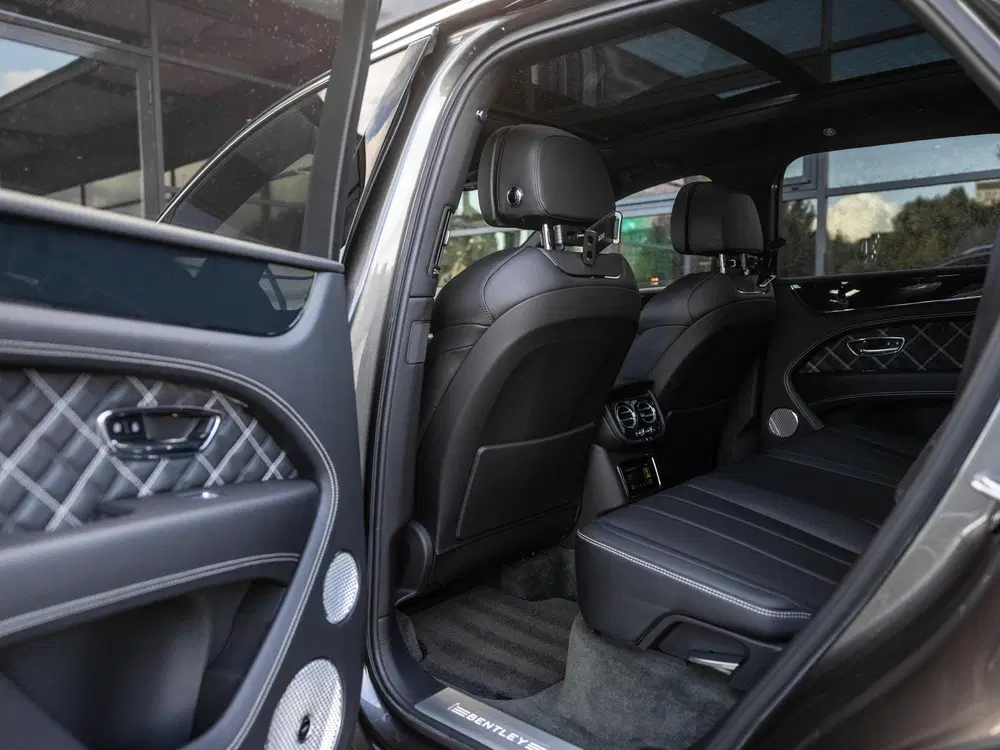 Bentley Bentayga 4.0 V8 uit 2021, foto 15
