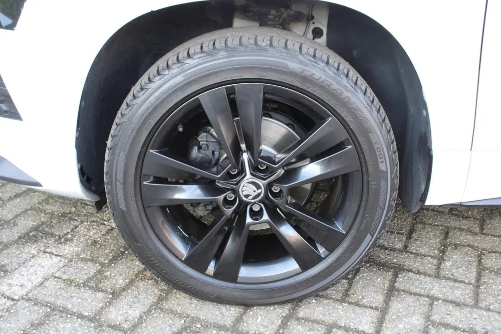 Skoda Karoq 1.5 TSI ACT Sportline Business uit 2019, foto 14