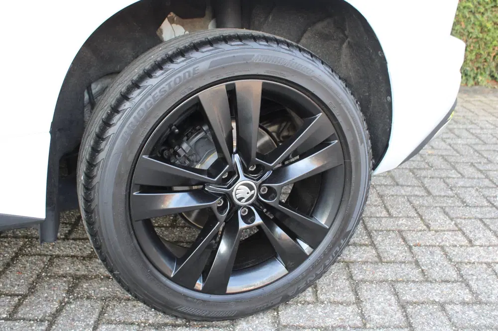 Skoda Karoq 1.5 TSI ACT Sportline Business uit 2019, foto 15