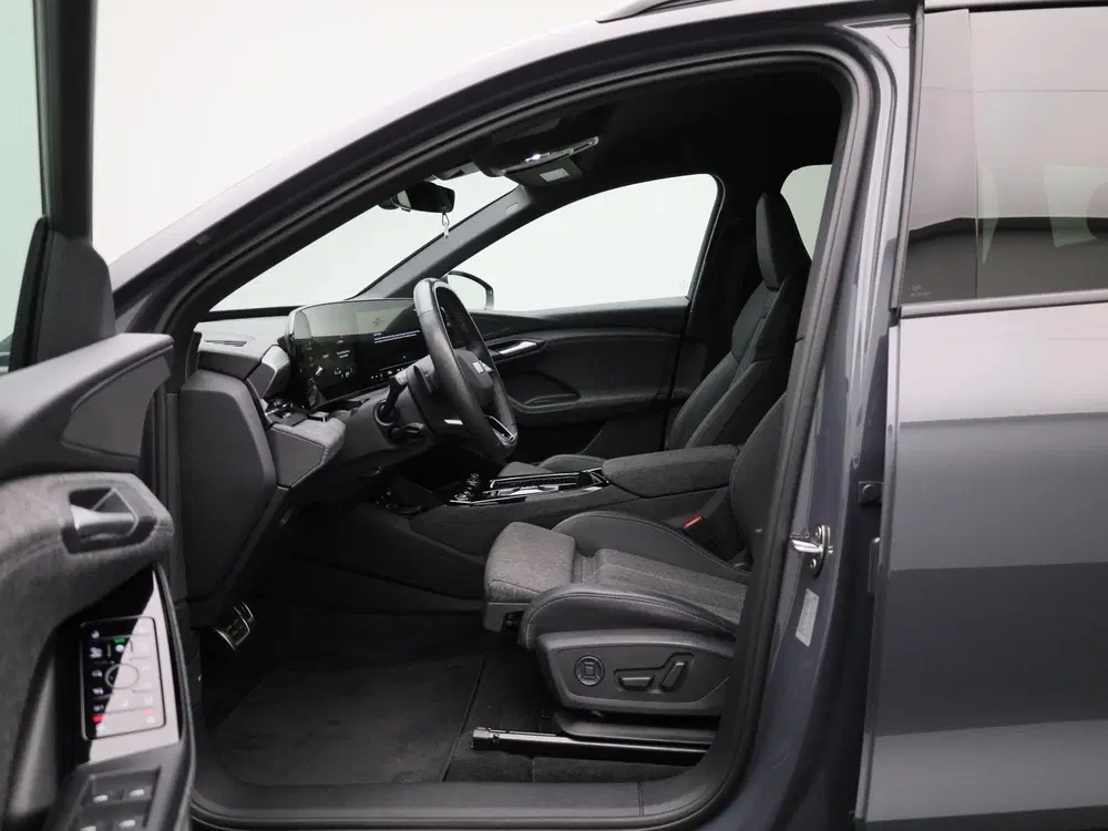 Audi Q6 e-tron Launch edition 83 kWh 252 PK uit 2024, foto 10