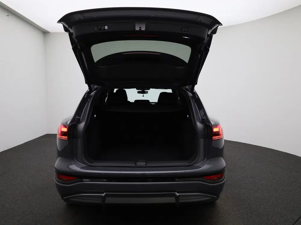Audi Q6 e-tron Launch edition 83 kWh 252 PK uit 2024, foto 12