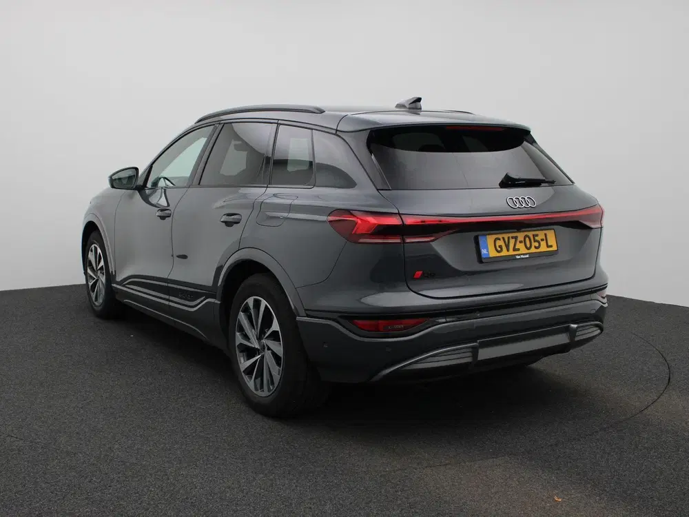 Audi Q6 e-tron Launch edition 83 kWh 252 PK uit 2024, foto 3