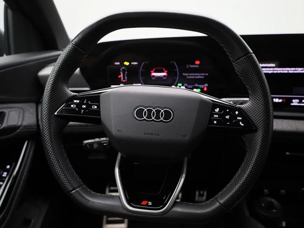 Audi Q6 e-tron Launch edition 83 kWh 252 PK uit 2024, foto 8