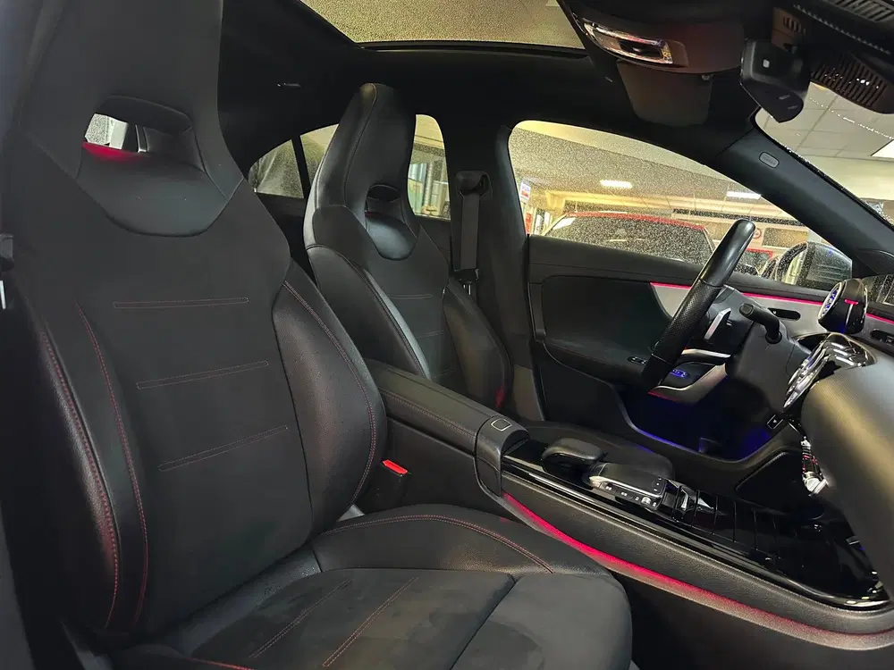 Mercedes-Benz CLA 200 Business Solution AMG uit 2020, foto 12