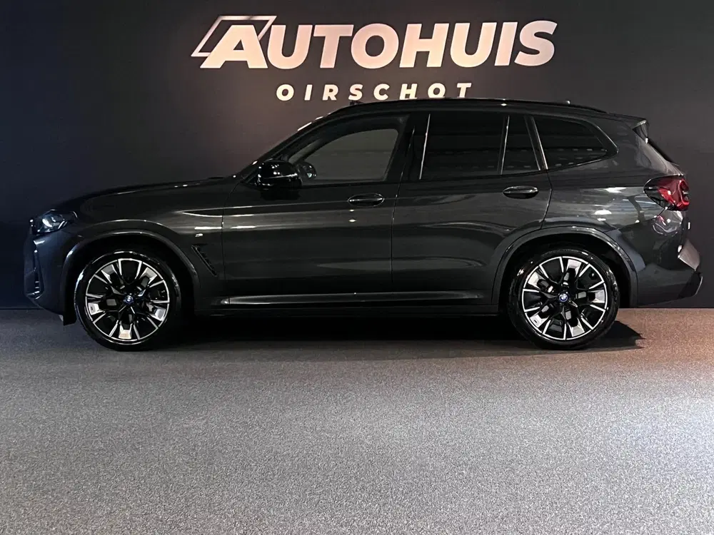 BMW iX3 High Executive 80 kWh Edition M Pano uit 2024, foto 5