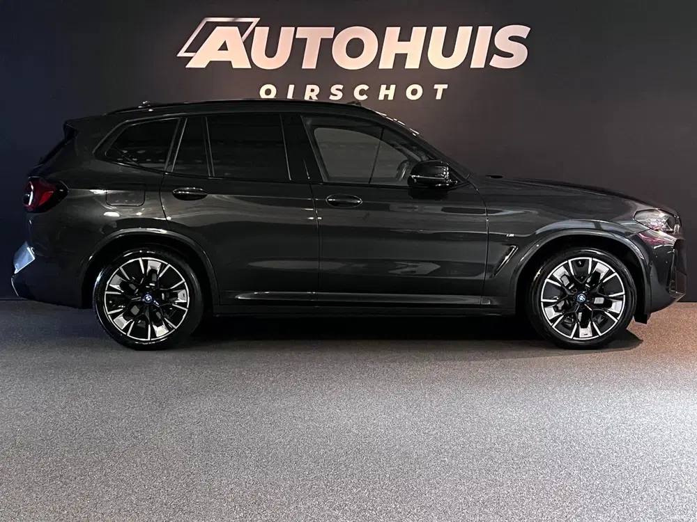 BMW iX3 High Executive 80 kWh Edition M Pano uit 2024, foto 6