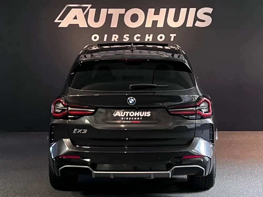 BMW iX3 High Executive 80 kWh Edition M Pano uit 2024, foto 8