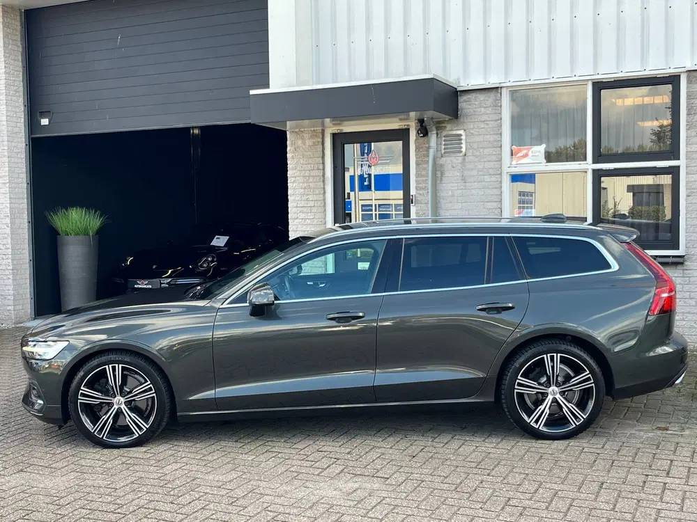 Volvo V60 2.0 T6 AWD Inscription uit 2019, foto 2