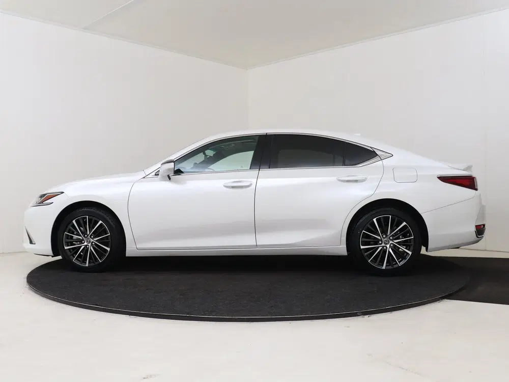 Lexus ES 300h 35th Edition uit 2026, foto 4