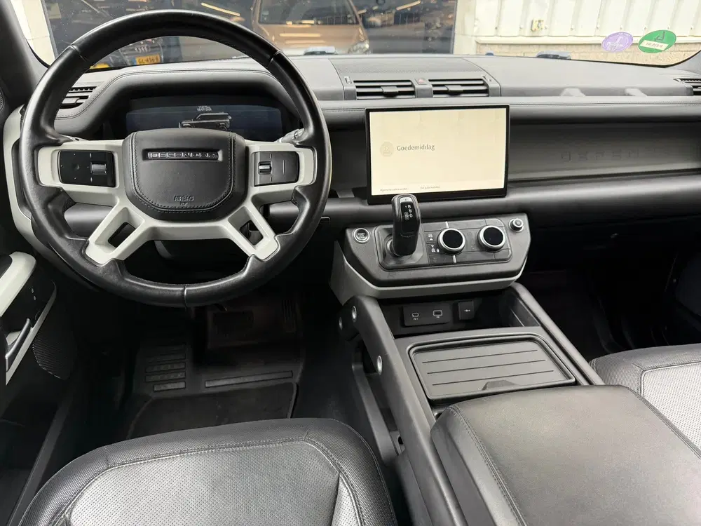 Land Rover Defender 2.0 P400e 110 X-Dynamic HSE uit 2022, foto 3