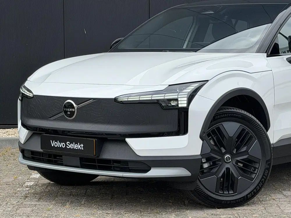 Volvo EX30 P5 Long Range Plus 69 kWh Elek. sto uit 2026, foto 2
