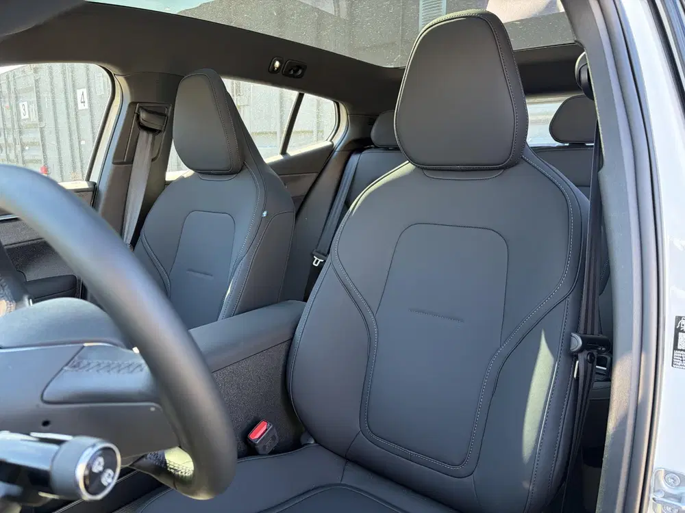 Volvo EX30 P5 Long Range Plus 69 kWh Elek. sto uit 2026, foto 3