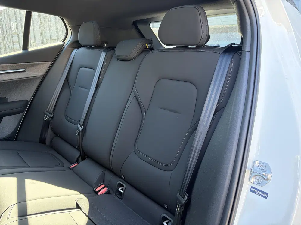 Volvo EX30 P5 Long Range Plus 69 kWh Elek. sto uit 2026, foto 4