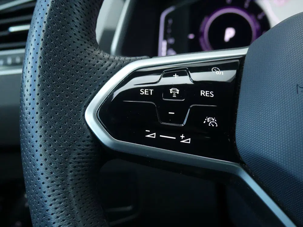 Volkswagen Tiguan 1.4 TSI eHybrid R-Line Business+ uit 2021, foto 11