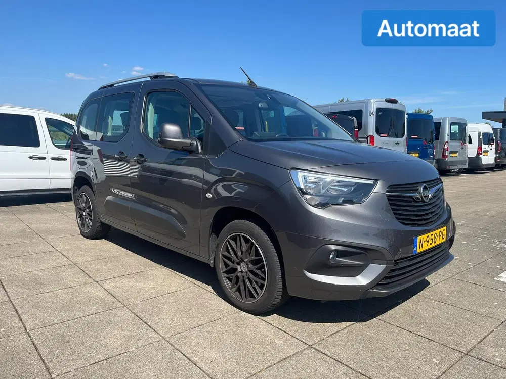 Opel Combo Life Tour 1.2 Turbo L1H1 (zwart leder) uit 2020