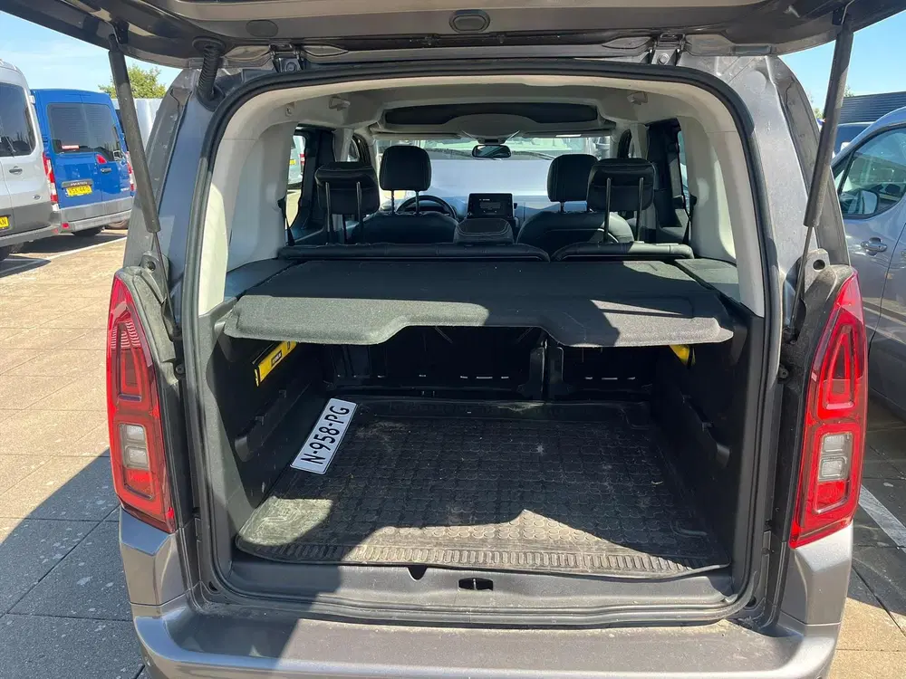 Opel Combo Life Tour 1.2 Turbo L1H1 (zwart leder) uit 2020, foto 11