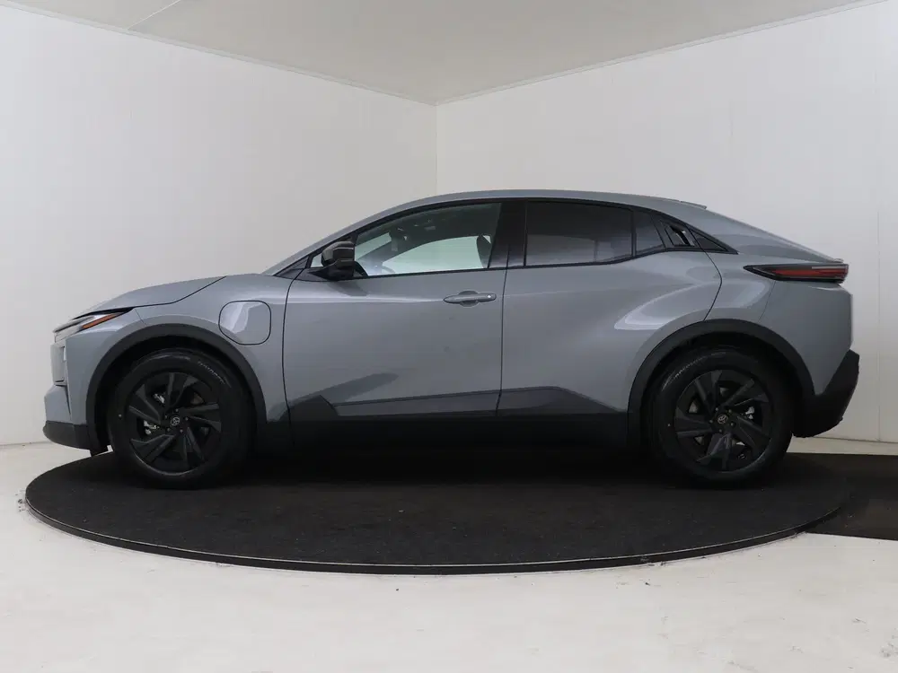 Toyota C-HR First Edition 77 kWh range 607km (bj 2026) uit 2026, foto 3