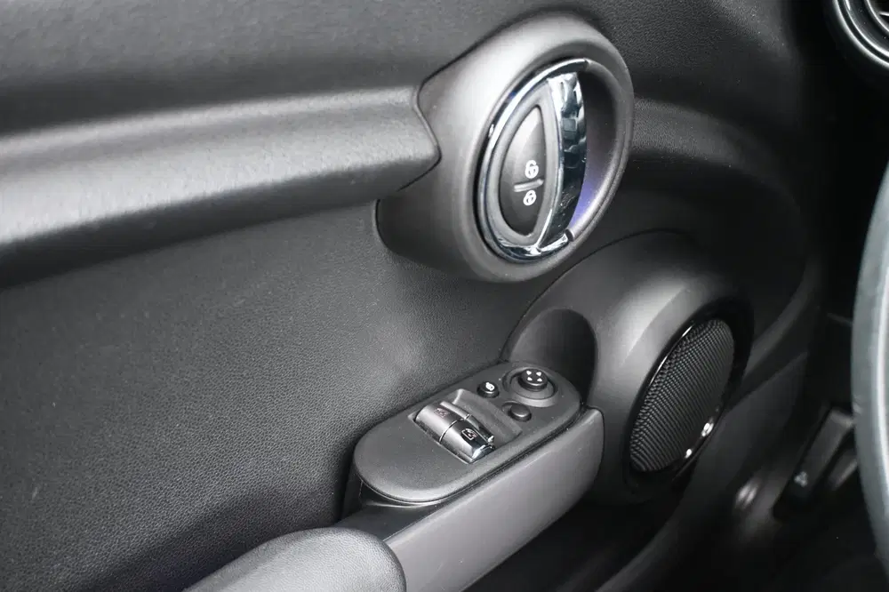 Mini Cooper 1.5 Cooper uit 2019, foto 15