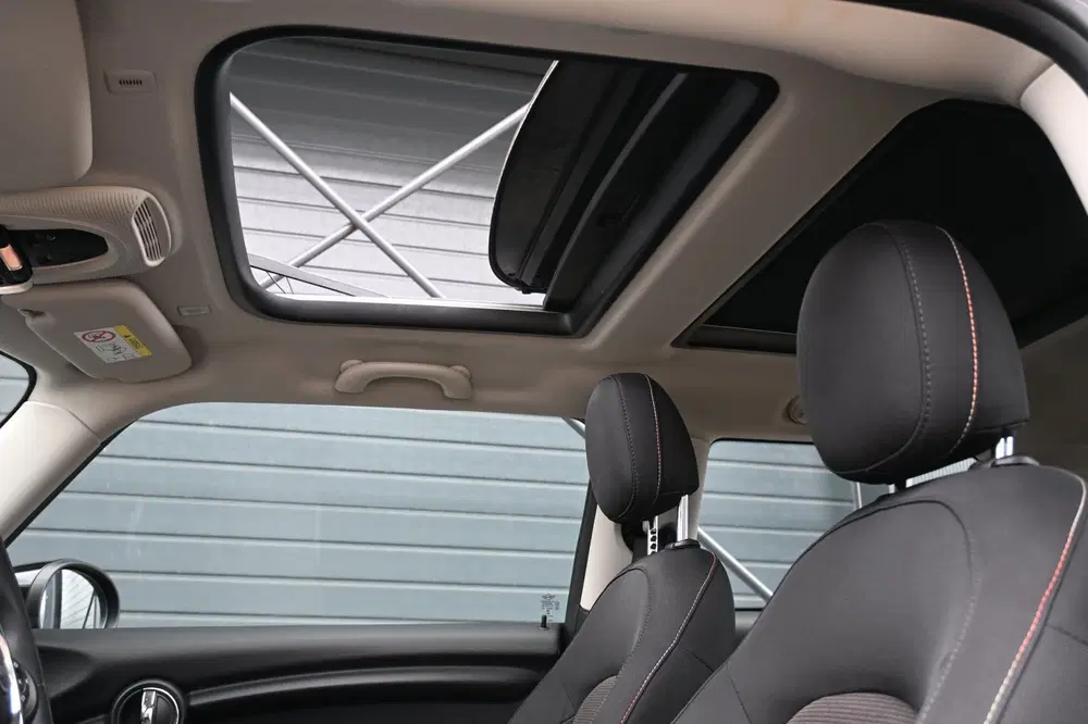 Mini Cooper 1.5 Cooper uit 2019, foto 5
