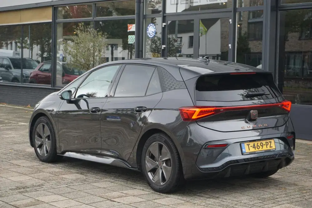 Cupra Born Essential 62 kWh uit 2023, foto 2