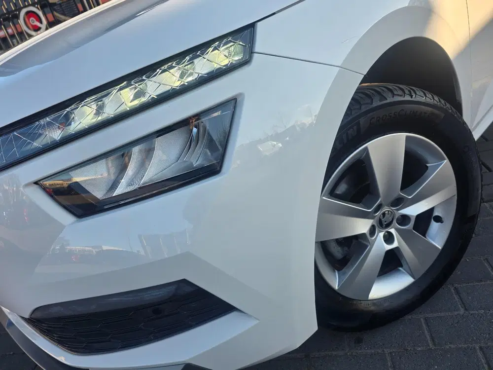 Skoda Kamiq 1.5 TSI ACT DSG Sport uit 2020, foto 2