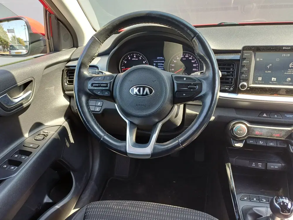 Kia Stonic 1.2 MPi Design Edition uit 2020, foto 11