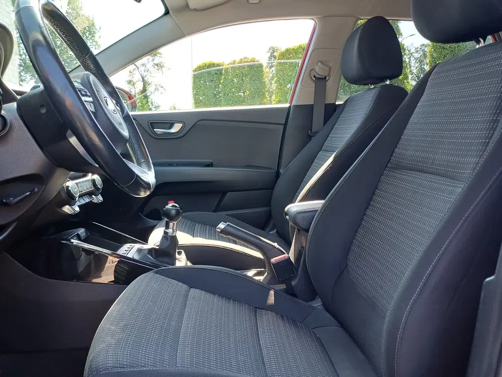 Kia Stonic 1.2 MPi Design Edition uit 2020, foto 13
