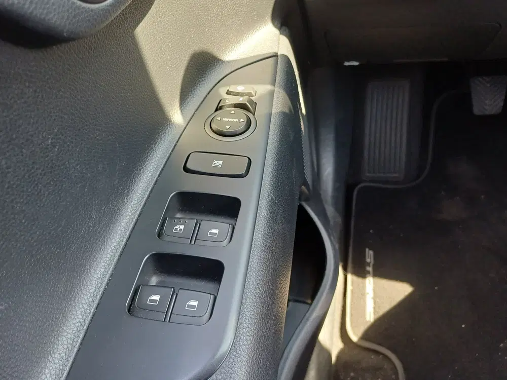 Kia Stonic 1.2 MPi Design Edition uit 2020, foto 14