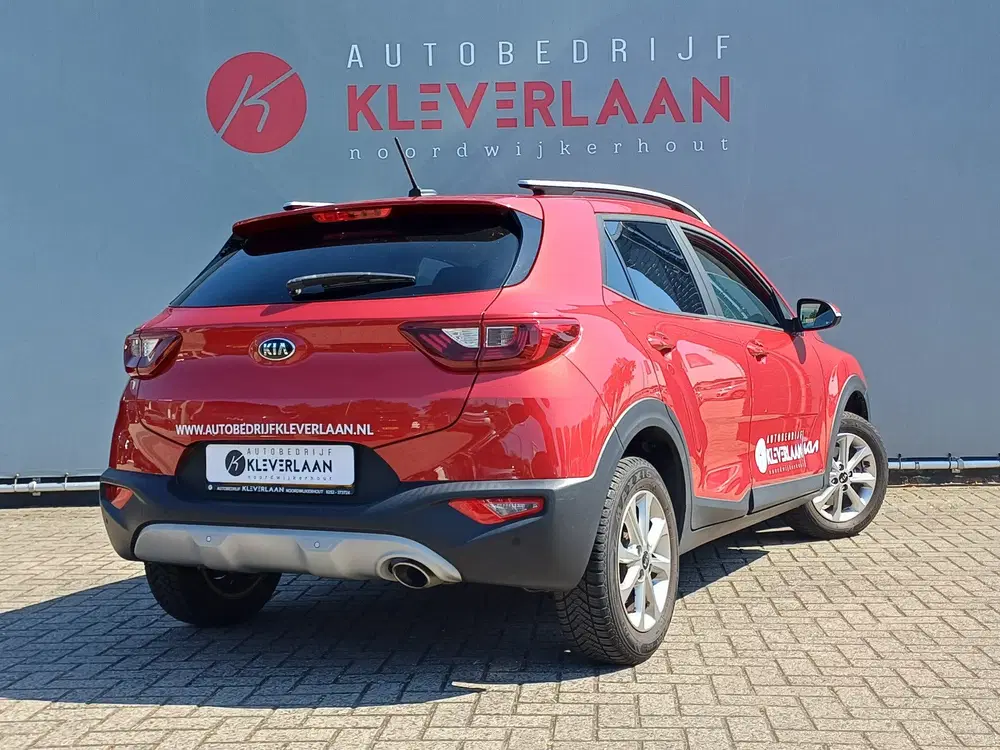 Kia Stonic 1.2 MPi Design Edition uit 2020, foto 3