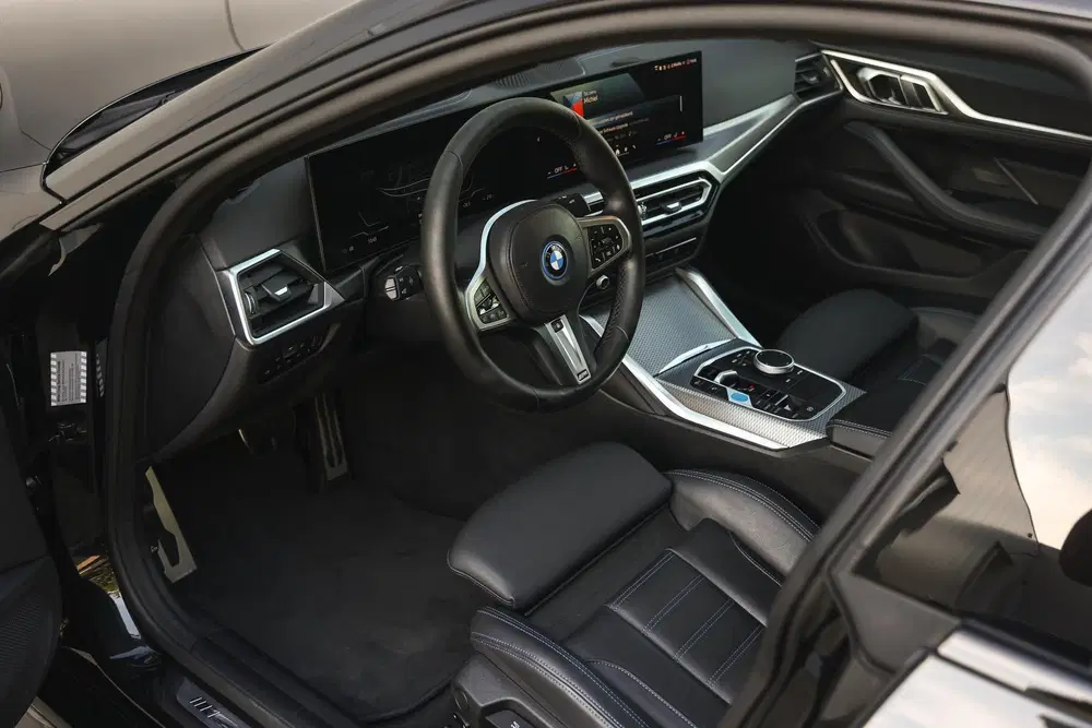 BMW i4 eDrive35 High Executive M Sport uit 2024, foto 10