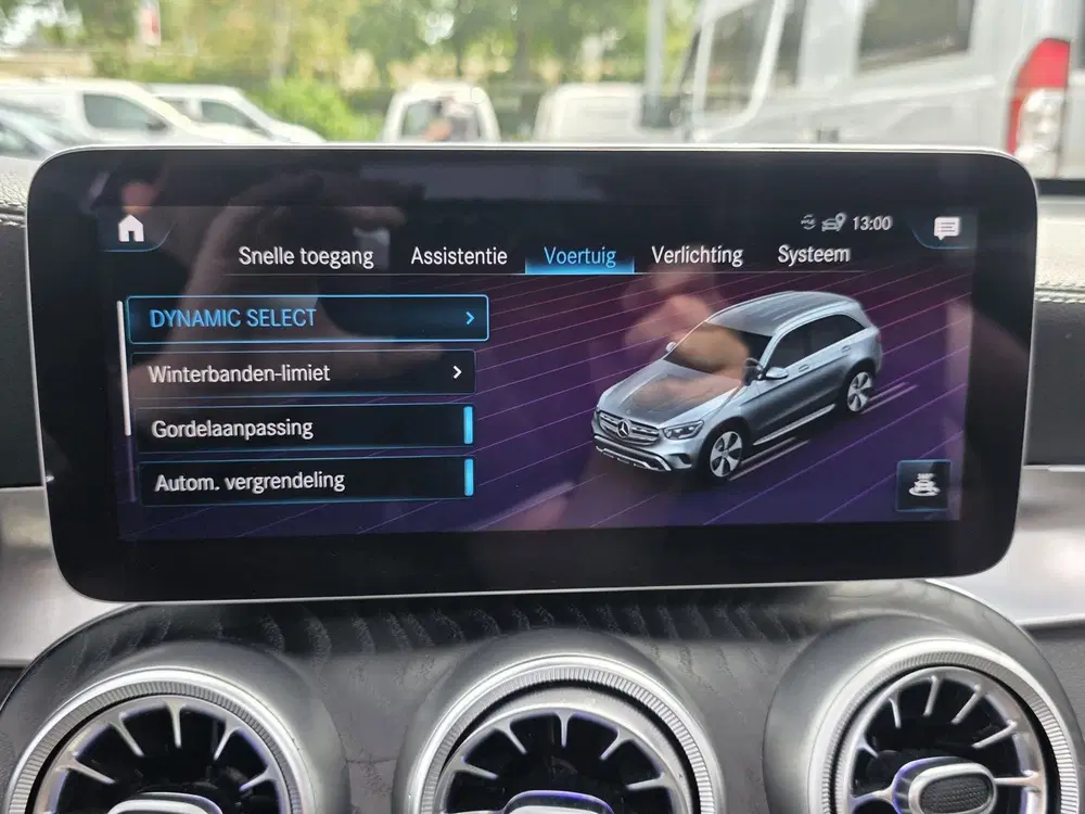 Mercedes-Benz GLC 300e 4MATIC Premium Plus uit 2020, foto 11