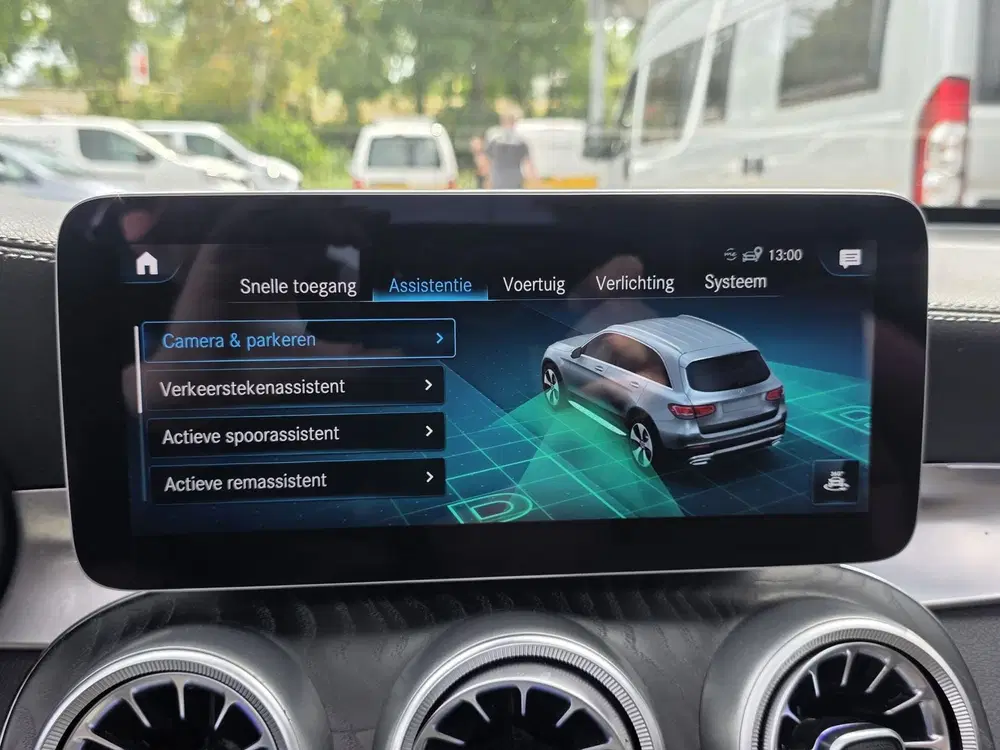 Mercedes-Benz GLC 300e 4MATIC Premium Plus uit 2020, foto 12