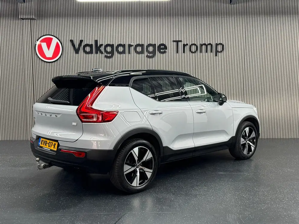 Volvo XC40 R-Design uit 2022, foto 5
