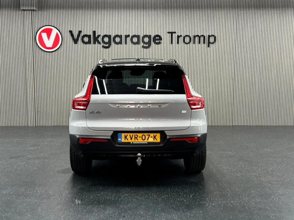 Volvo XC40 R-Design uit 2022, foto 6