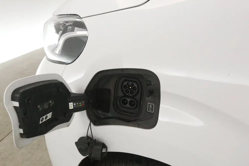 Toyota Proace 75 kWh L2H1 Long Range uit 2022, foto 9
