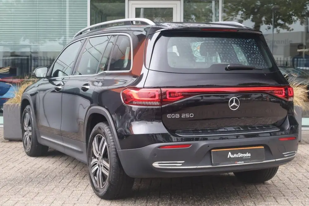 Mercedes-Benz EQB MERCEDES EQB 250 190pk Luxury Line uit 2022, foto 2