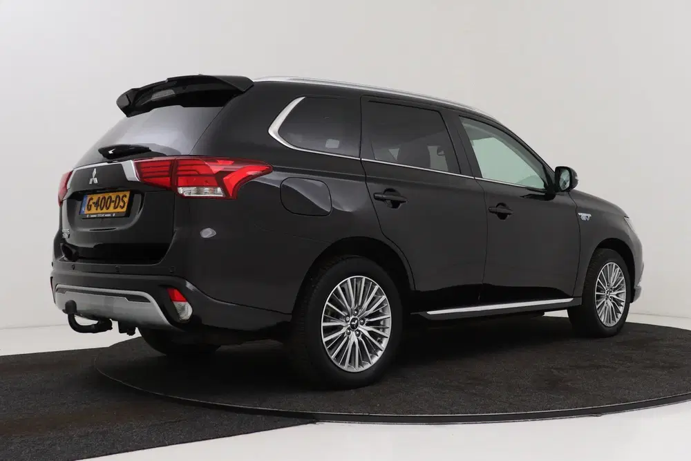 Mitsubishi Outlander 2.4 PHEV Intense+ uit 2019, foto 2