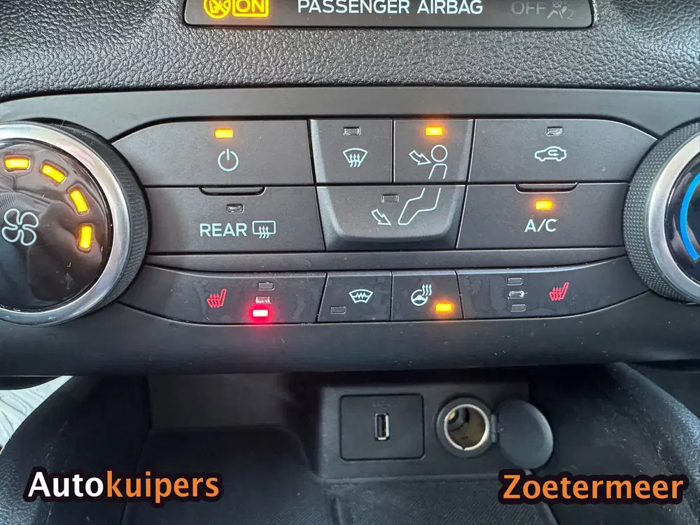 Ford Focus 1.0 EcoBoost Titanium Business uit 2019, foto 13