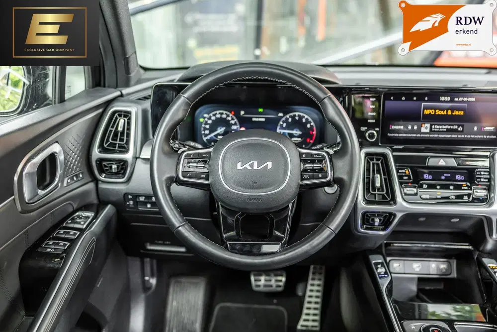 Kia Sorento 1.6 T-GDI Plug-in Hybrid 4WD ExecutiveLine uit 2023, foto 4