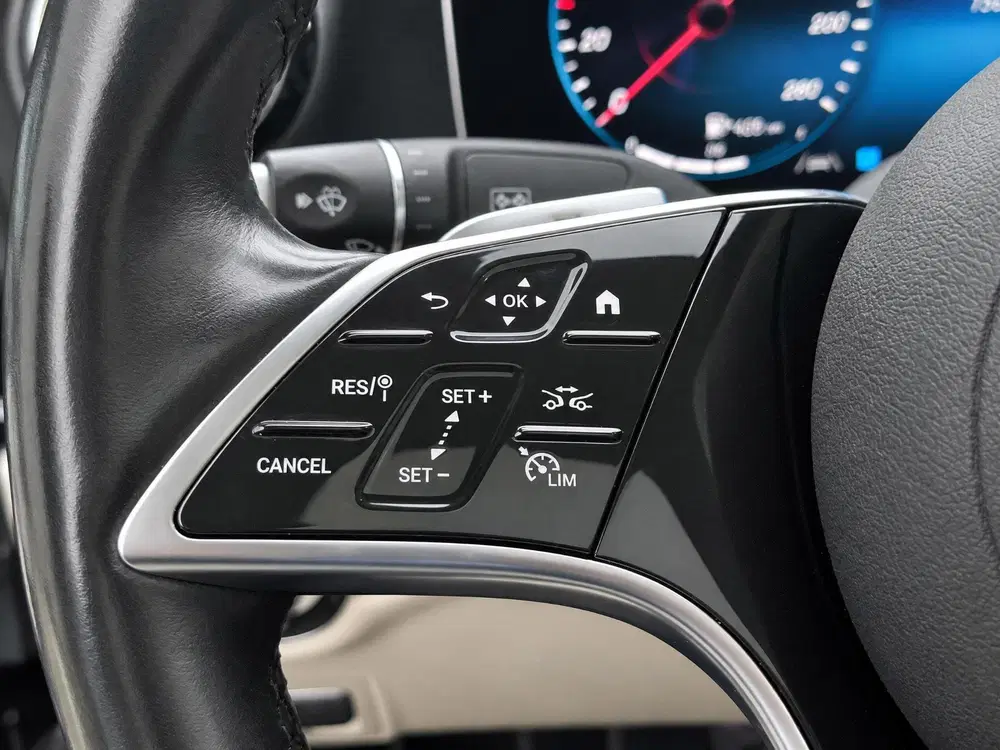 Mercedes-Benz E-Klasse 300 e Luxury Line uit 2023, foto 11