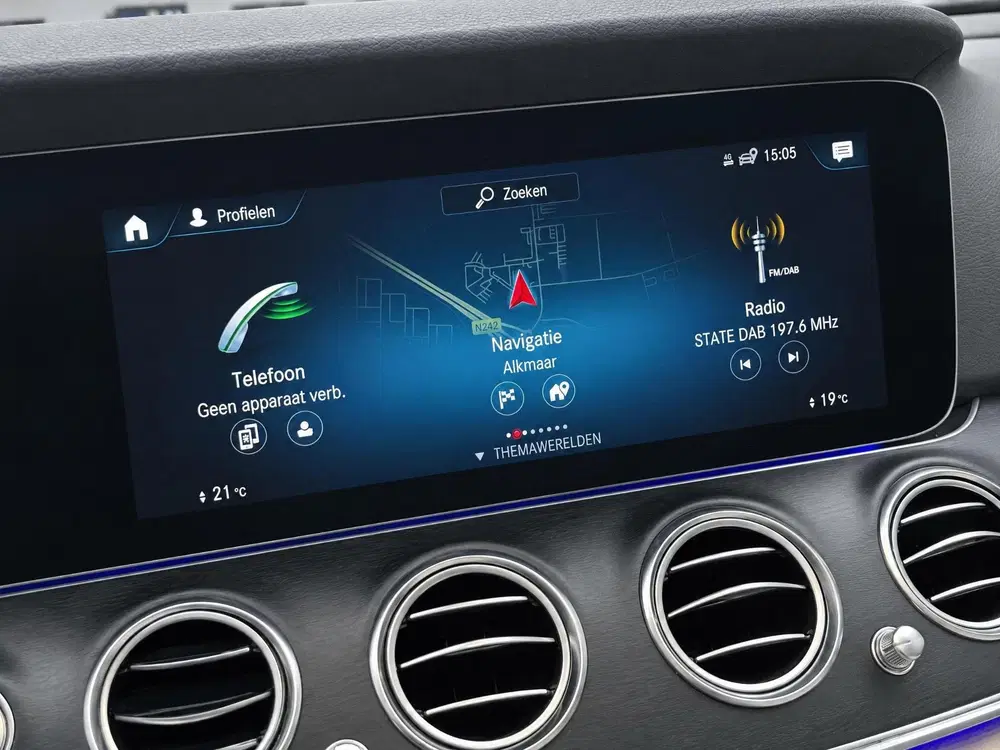 Mercedes-Benz E-Klasse 300 e Luxury Line uit 2023, foto 13