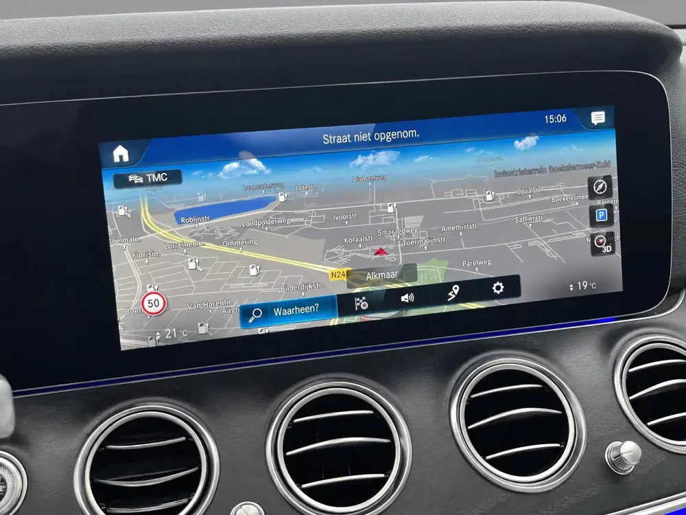 Mercedes-Benz E-Klasse 300 e Luxury Line uit 2023, foto 14
