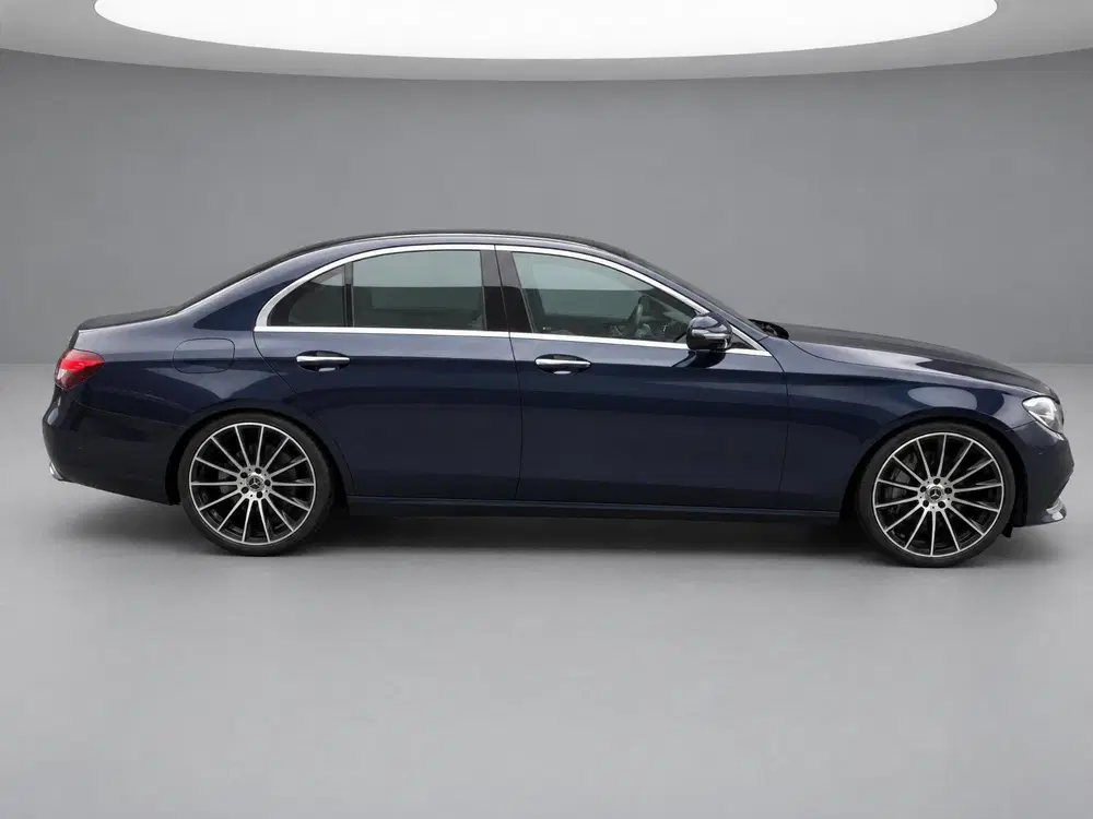 Mercedes-Benz E-Klasse 300 e Luxury Line uit 2023, foto 4