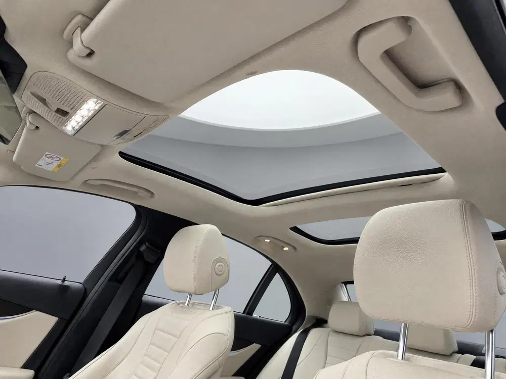 Mercedes-Benz E-Klasse 300 e Luxury Line uit 2023, foto 6