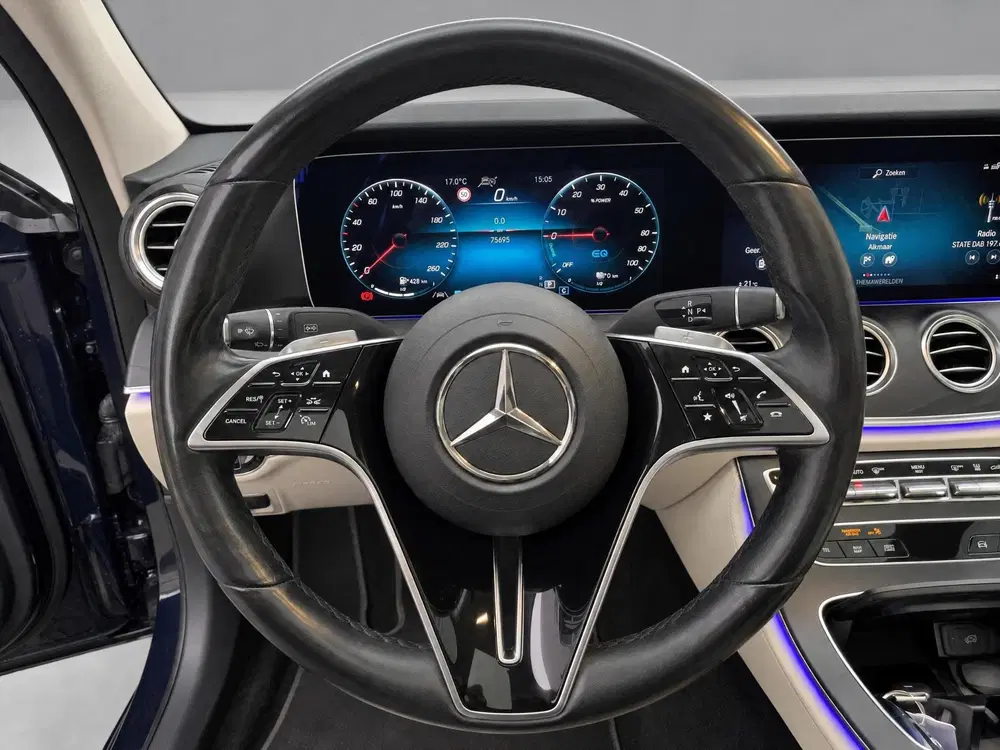 Mercedes-Benz E-Klasse 300 e Luxury Line uit 2023, foto 9