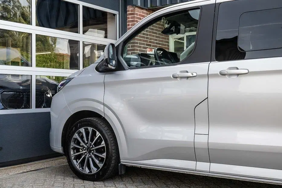 Ford Tourneo Custom Titanium X L1H1 uit 2025, foto 4