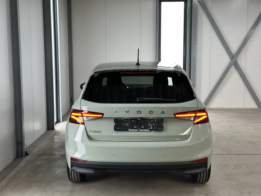 Skoda Fabia 1.0 TSI 115 pk DSG Edition uit 2024, foto 5